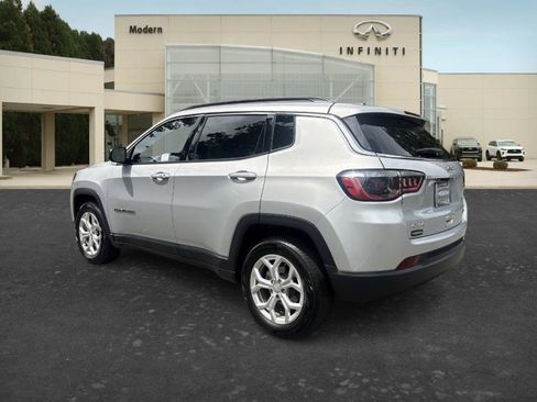 Used 2024 Jeep Compass Latitude AWD/4WD image 6