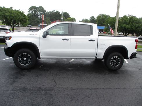 New 2026 Chevrolet Silverado 1500 ZR2 image 8