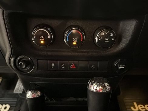 Used 2014 Jeep Wrangler Unlimited Sahara w/ Max Tow Package AWD/4WD image 20