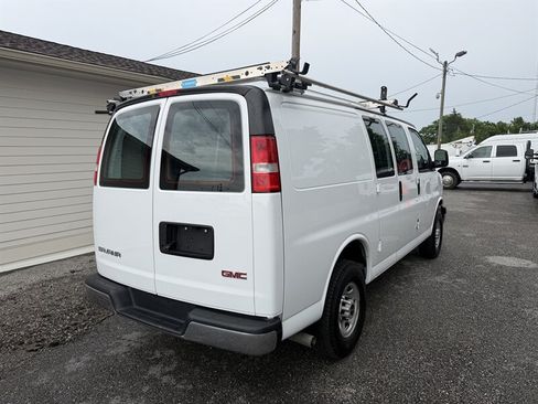 Used 2022 GMC Savana 2500 w/ Chrome Appearance Package RWD image 10