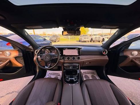 Used 2017 Mercedes-Benz E 300 image 18