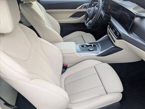 Used 2025 BMW M440i Coupe w/ Premium Package image 21