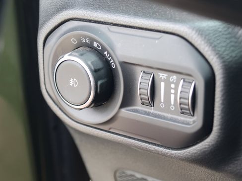 Used 2022 Jeep Wrangler Unlimited Sport w/ Sun And Sound Package AWD/4WD image 15