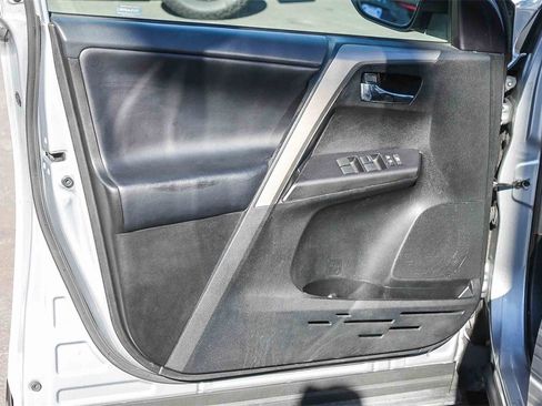 Used 2018 Toyota RAV4 XLE image 26