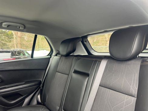 Certified 2022 Chevrolet Trax LT w/ LT Convenience Package image 30