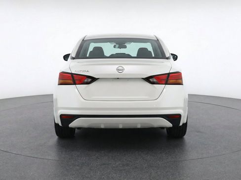 Used 2025 Nissan Altima 2.5 SV FWD image 7