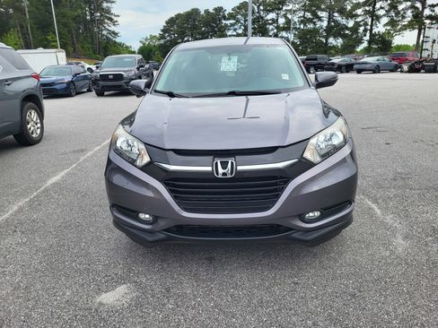 Used 2017 Honda HR-V EX image 2