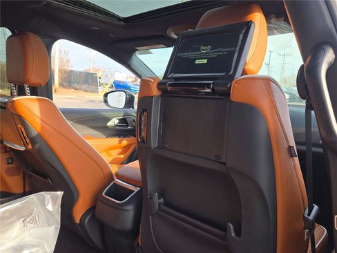 New 2026 Chrysler Pacifica Pinnacle image 11