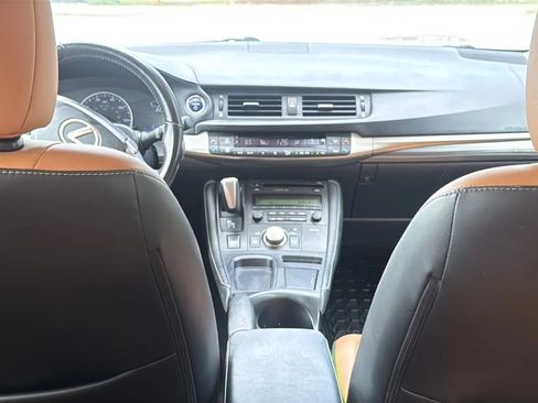 Used 2016 Lexus CT 200h FWD image 26