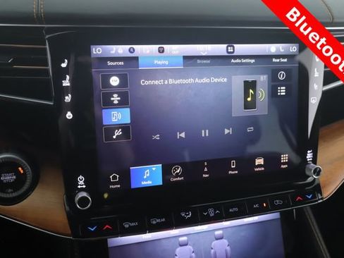 Used 2025 Jeep Grand Wagoneer Series III w/ Rear Seat Video Group 1 AWD/4WD image 26