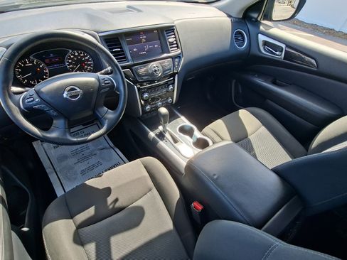 Used 2020 Nissan Pathfinder SV FWD image 19