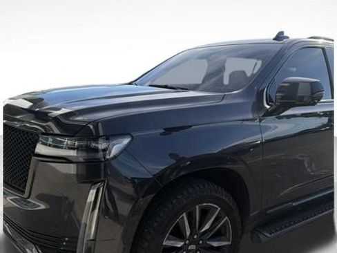 Used 2023 Cadillac Escalade ESV Sport AWD/4WD image 17