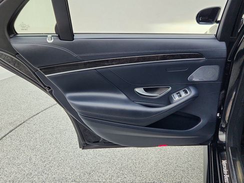 Used 2015 Mercedes-Benz S 550 4MATIC Sedan image 28