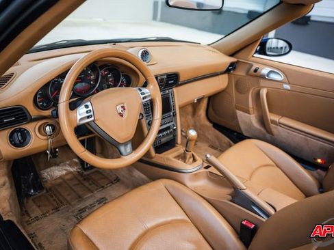 Used 2006 Porsche 911 Carrera image 2