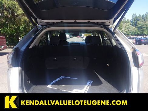Used 2018 Ford Edge Titanium w/ Equipment Group 302A AWD/4WD image 16