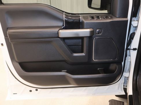 Certified 2022 Ford F250 Platinum w/ FX4 Off-Road Package image 11