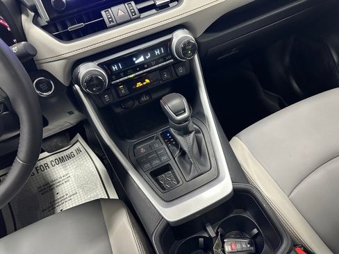 Used 2025 Toyota RAV4 XLE Premium image 37