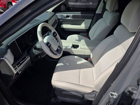 Used 2025 Hyundai Santa Fe SE AWD/4WD image 32