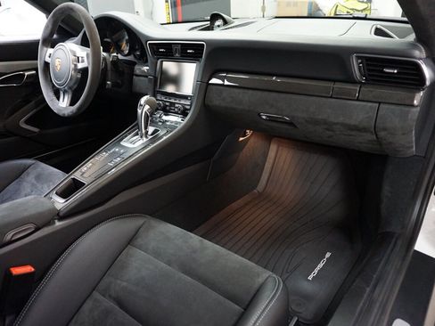 Used 2015 Porsche 911 GT3 RWD image 22