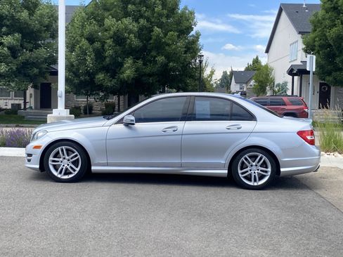 Used 2014 Mercedes-Benz C 300 4MATIC Sedan image 3