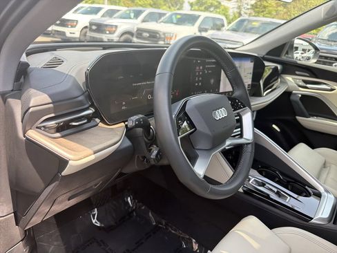 Used 2025 Audi Q5 Premium Plus w/ Premium Plus AWD/4WD image 20