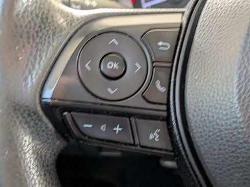 Used 2020 Toyota Corolla LE FWD image 5