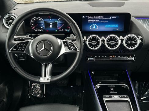 Certified 2025 Mercedes-Benz GLA 250 image 27