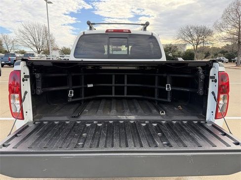 Used 2020 Nissan Frontier PRO-4X w/ Pro-4x Utility Package image 39