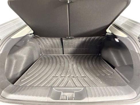 Certified 2025 Toyota Prius XLE FWD image 36