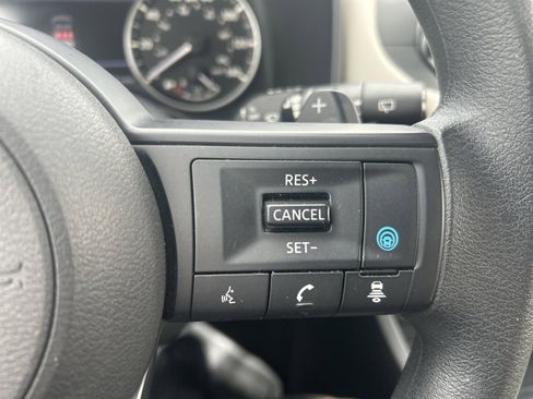 Used 2024 Nissan Rogue SV image 20