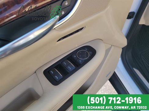 Used 2018 Cadillac XT5 Luxury w/ Driver Awareness Package image 11