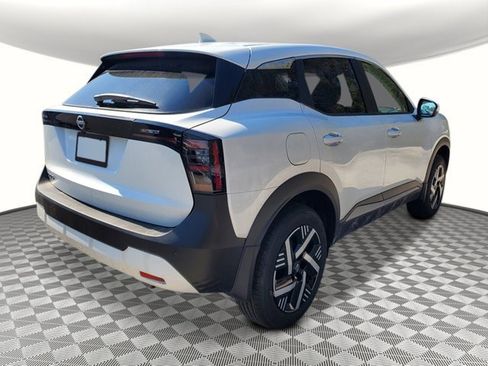 New 2025 Nissan Kicks SV image 4