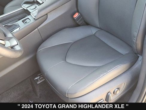 Used 2024 Toyota Grand Highlander FWD image 16