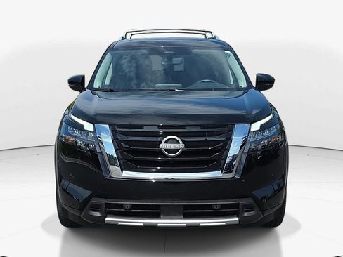 Used 2025 Nissan Pathfinder SL w/ SL Premium Package AWD/4WD image 12