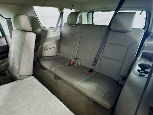 Used 2018 Chevrolet Suburban LT AWD/4WD image 30
