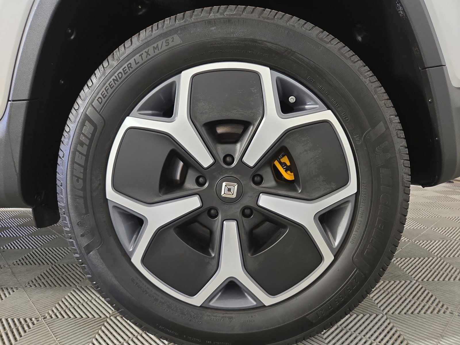 Used 2022 Rivian R1T Adventure AWD/4WD image 10