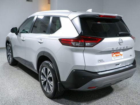 Used 2023 Nissan Rogue SV w/ SV Premium B Package FWD image 9