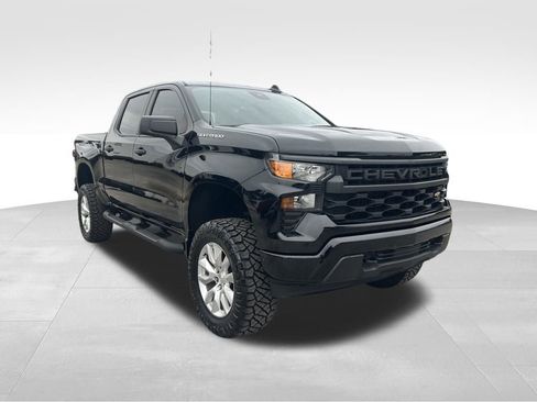 Used 2022 Chevrolet Silverado 1500 Custom image 2