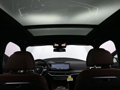 New 2026 BMW X5 xDrive50e image 17