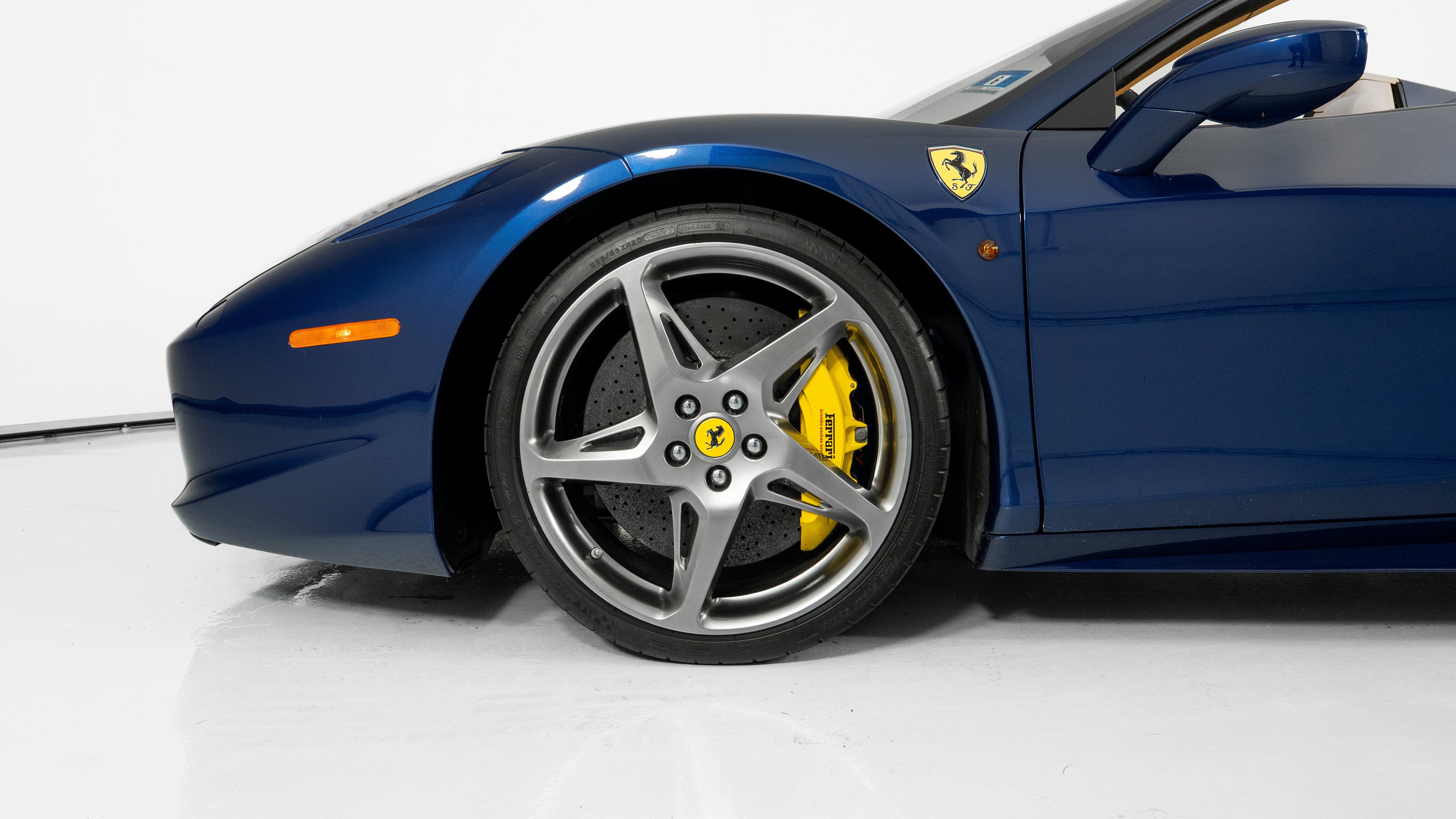 Certified 2013 Ferrari 458 Spider RWD image 11