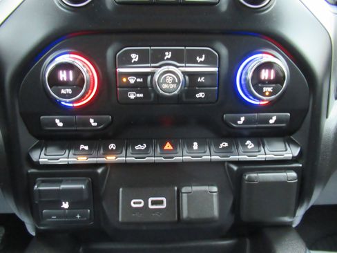 Used 2021 Chevrolet Silverado 1500 LT Trail Boss image 15