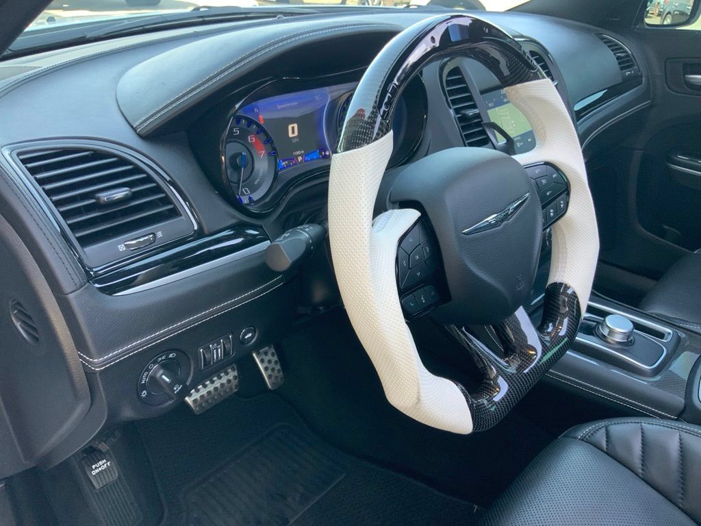 Certified 2023 Chrysler 300 C RWD image 11