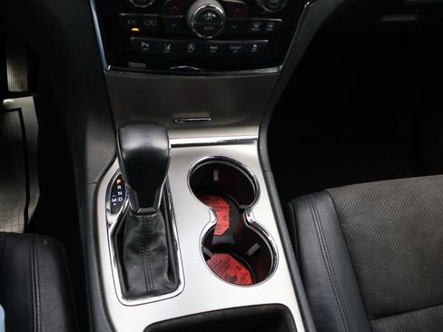 Used 2020 Jeep Grand Cherokee Altitude RWD image 28