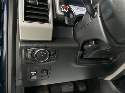 Used 2020 Ford F150 Lariat image 19