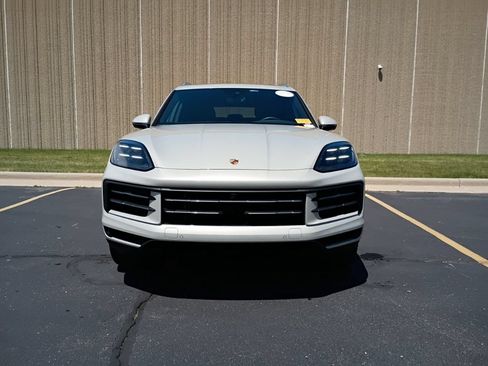 Certified 2025 Porsche Cayenne AWD/4WD image 9