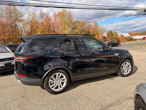 Used 2017 Land Rover Discovery HSE image 8