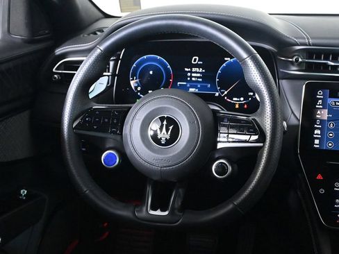 Used 2025 Maserati Grecale Modena AWD/4WD image 10