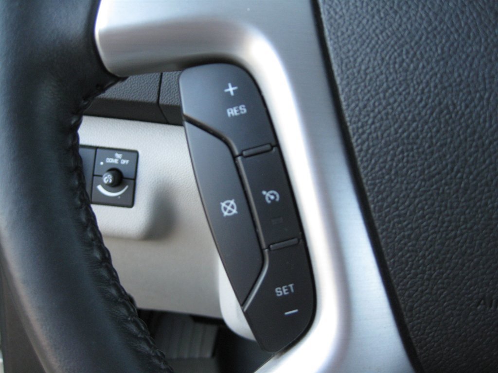 Used 2012 GMC Acadia SLE FWD image 15