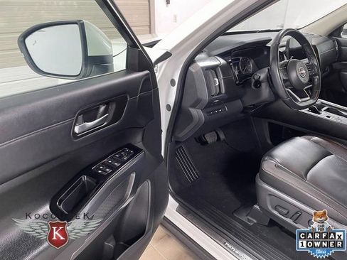 Used 2023 Nissan Pathfinder SL w/ Lighting Package (N92) AWD/4WD image 11