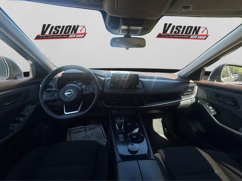 Used 2023 Nissan Rogue S image 25